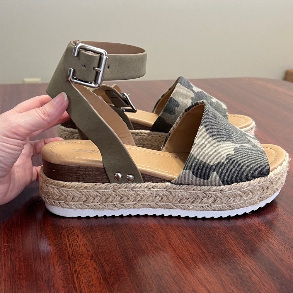 Soda brand Camo Sandals